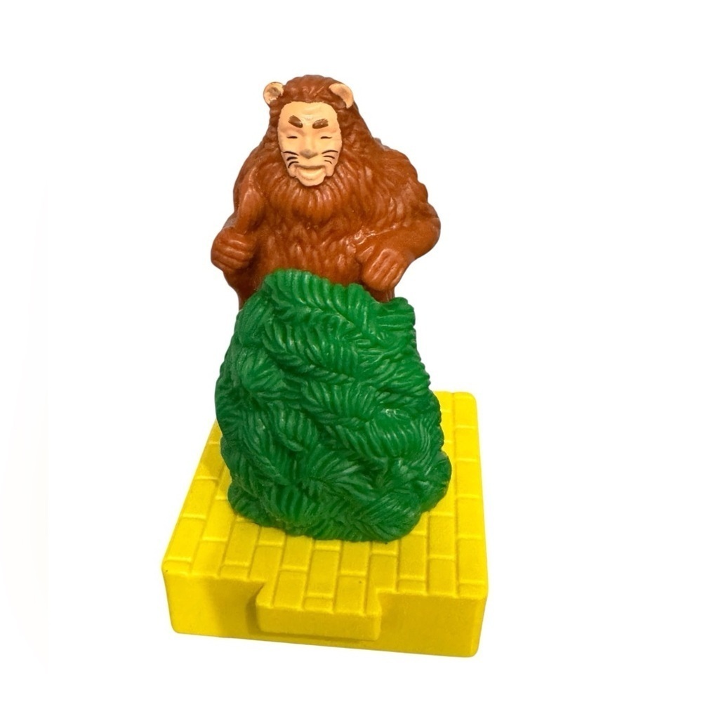 Vintage 1997 Blockbuster Wizard of Oz Interlocking Cowardly Lion Collectible